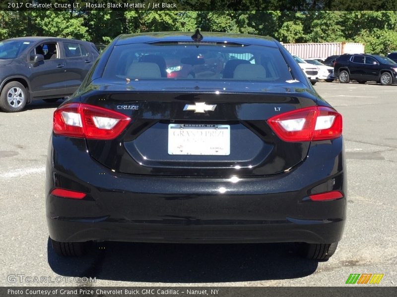 Mosaic Black Metallic / Jet Black 2017 Chevrolet Cruze LT