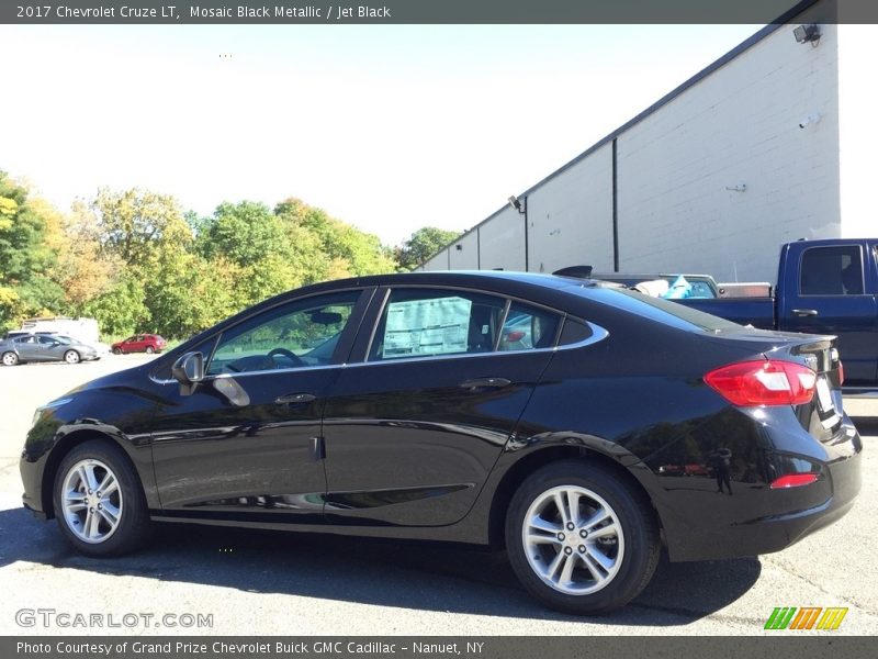 Mosaic Black Metallic / Jet Black 2017 Chevrolet Cruze LT