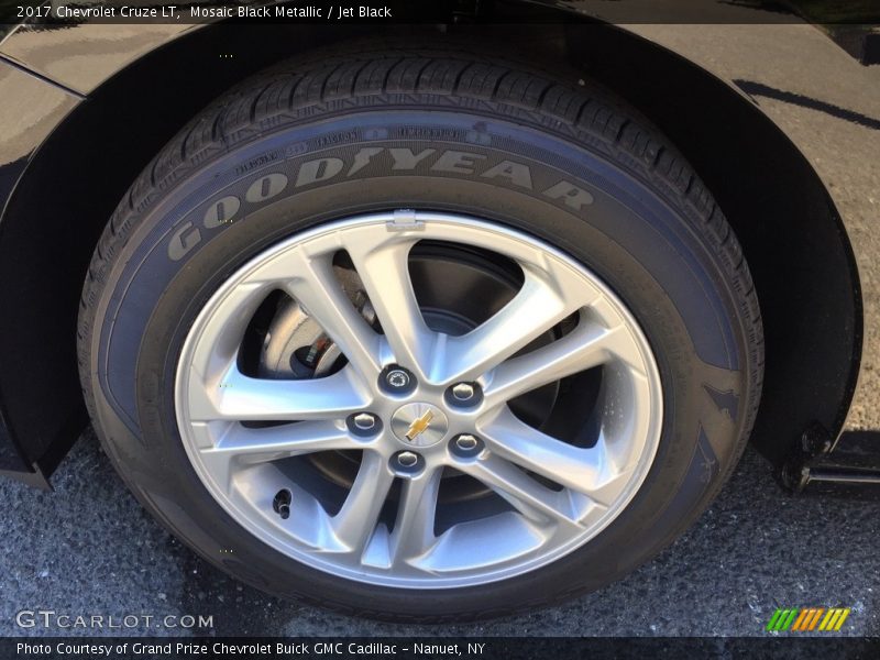 Mosaic Black Metallic / Jet Black 2017 Chevrolet Cruze LT