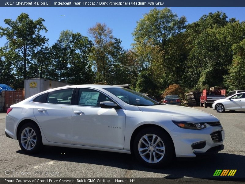 Iridescent Pearl Tricoat / Dark Atmosphere/Medium Ash Gray 2017 Chevrolet Malibu LT
