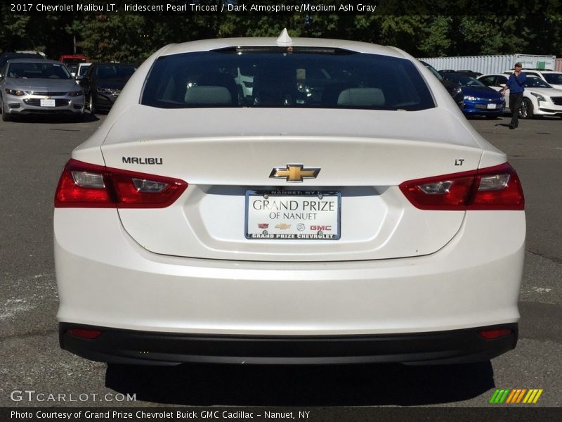 Iridescent Pearl Tricoat / Dark Atmosphere/Medium Ash Gray 2017 Chevrolet Malibu LT