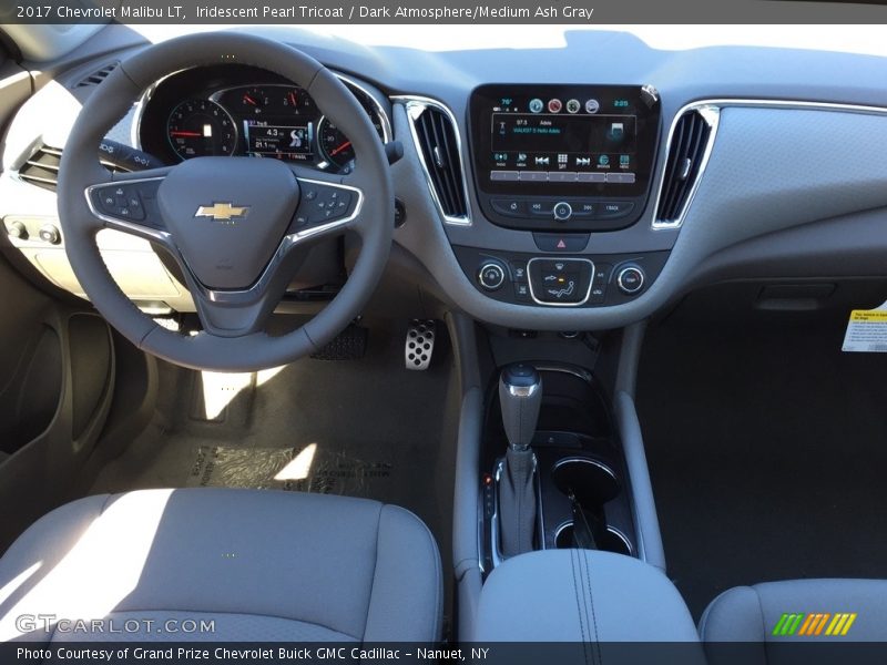 Iridescent Pearl Tricoat / Dark Atmosphere/Medium Ash Gray 2017 Chevrolet Malibu LT