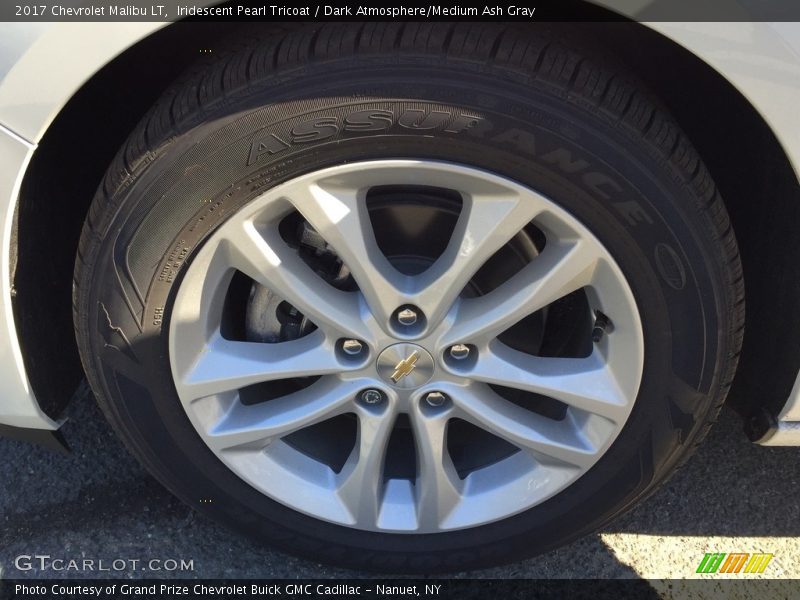 Iridescent Pearl Tricoat / Dark Atmosphere/Medium Ash Gray 2017 Chevrolet Malibu LT