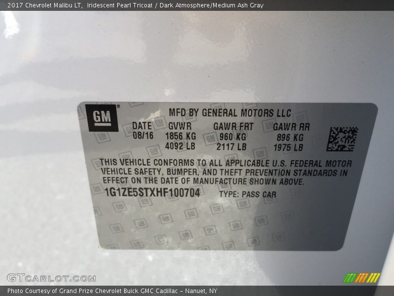 Iridescent Pearl Tricoat / Dark Atmosphere/Medium Ash Gray 2017 Chevrolet Malibu LT