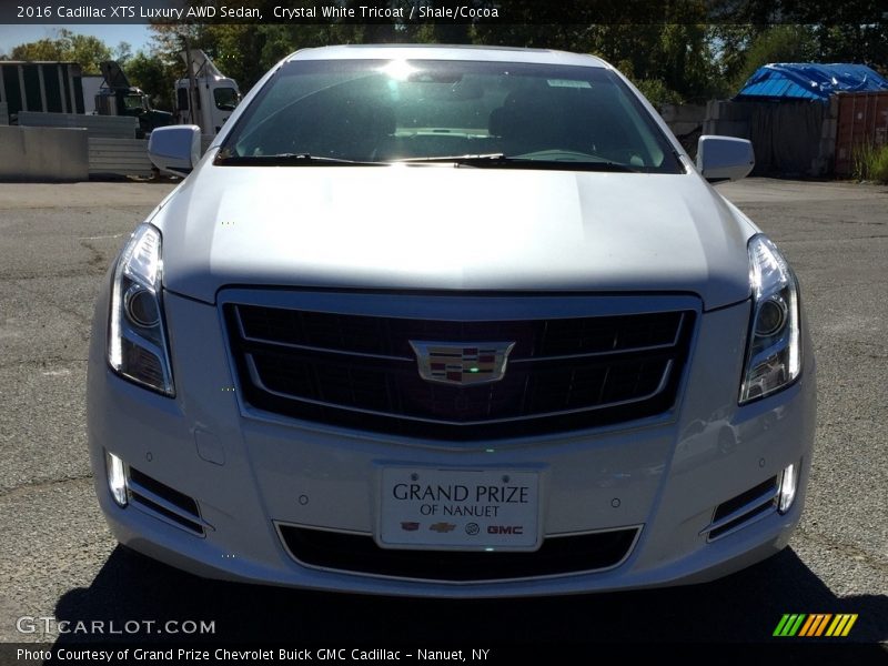 Crystal White Tricoat / Shale/Cocoa 2016 Cadillac XTS Luxury AWD Sedan