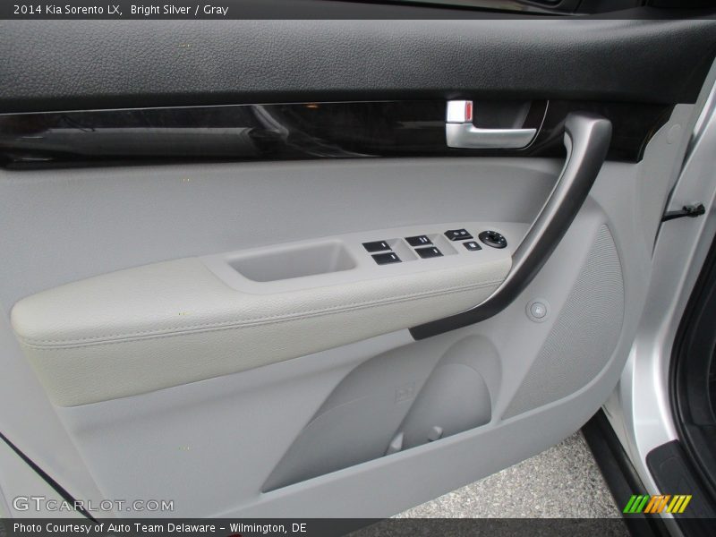 Bright Silver / Gray 2014 Kia Sorento LX