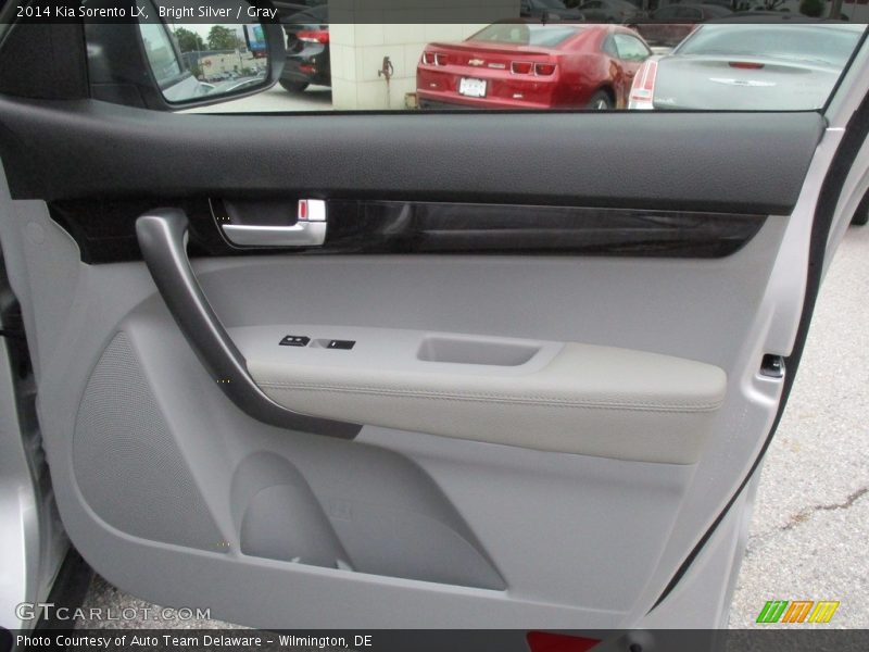 Bright Silver / Gray 2014 Kia Sorento LX