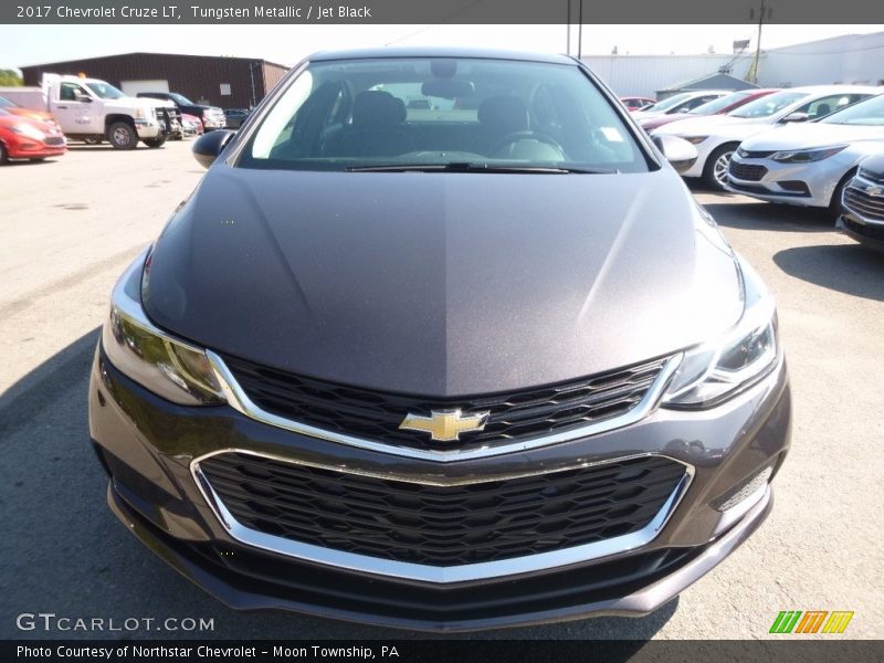 Tungsten Metallic / Jet Black 2017 Chevrolet Cruze LT