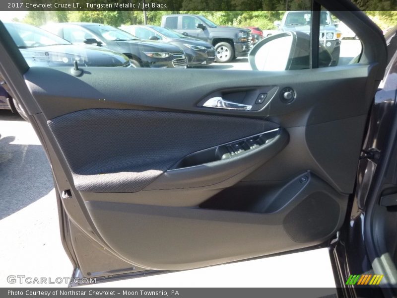 Tungsten Metallic / Jet Black 2017 Chevrolet Cruze LT