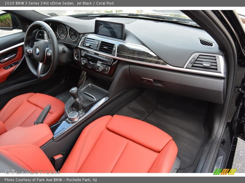 Dashboard of 2016 3 Series 340i xDrive Sedan