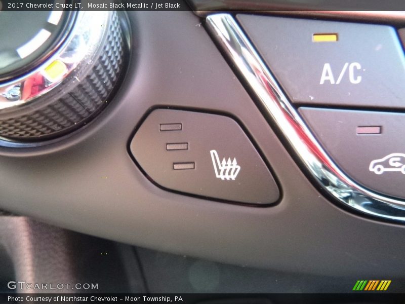 Mosaic Black Metallic / Jet Black 2017 Chevrolet Cruze LT