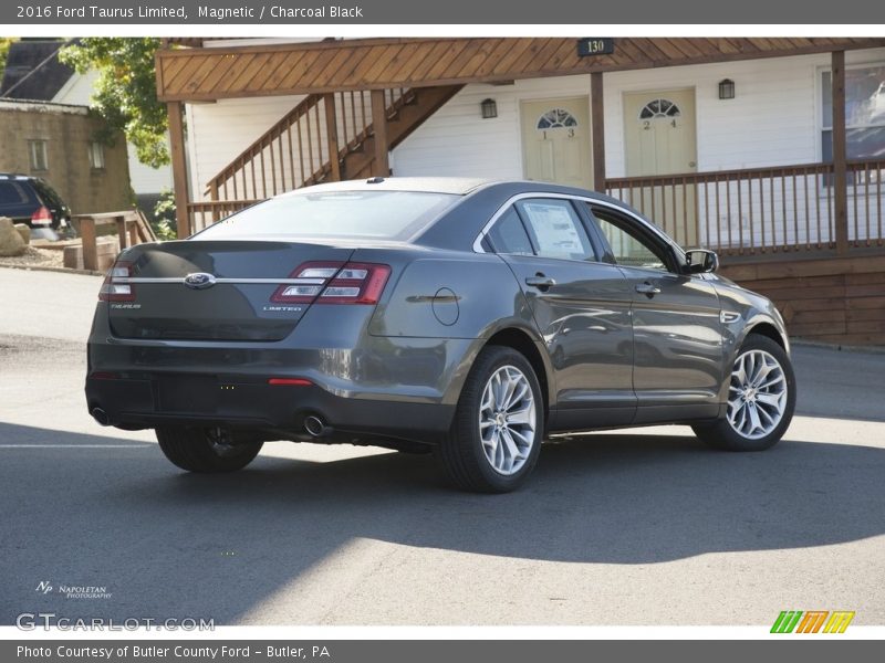 Magnetic / Charcoal Black 2016 Ford Taurus Limited
