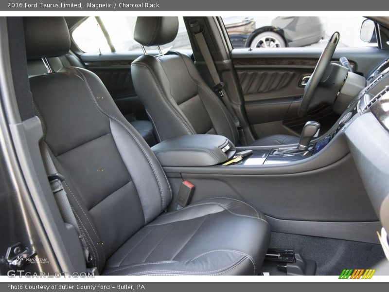 Magnetic / Charcoal Black 2016 Ford Taurus Limited