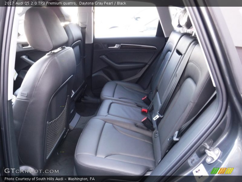 Rear Seat of 2017 Q5 2.0 TFSI Premium quattro