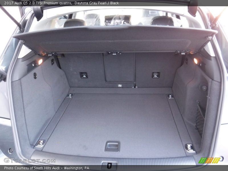  2017 Q5 2.0 TFSI Premium quattro Trunk