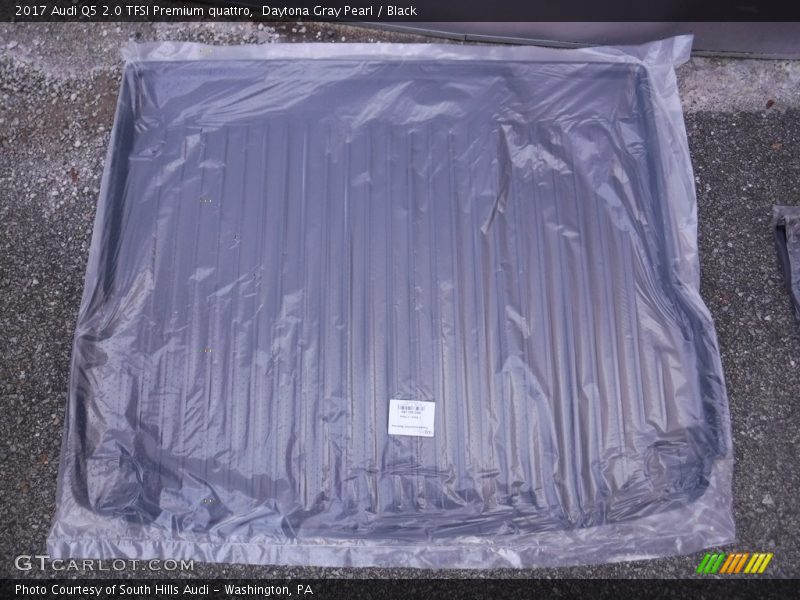 Daytona Gray Pearl / Black 2017 Audi Q5 2.0 TFSI Premium quattro