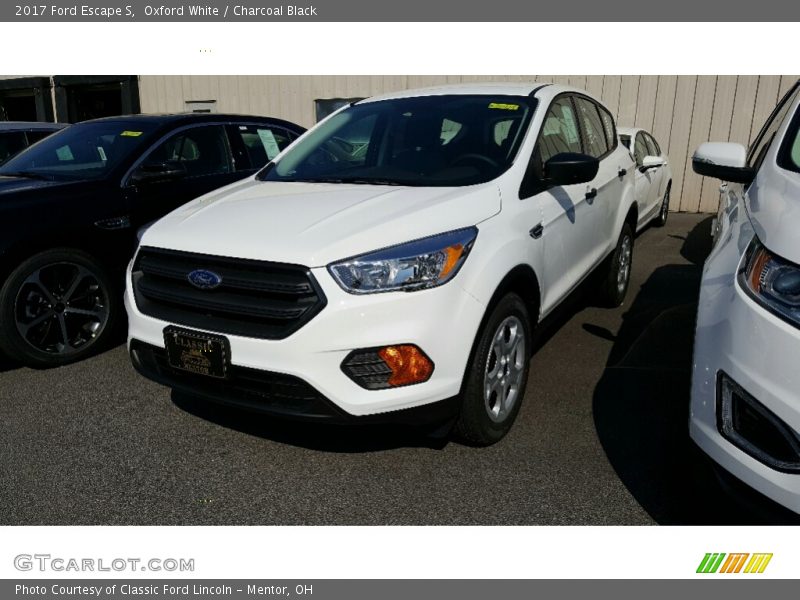 Oxford White / Charcoal Black 2017 Ford Escape S
