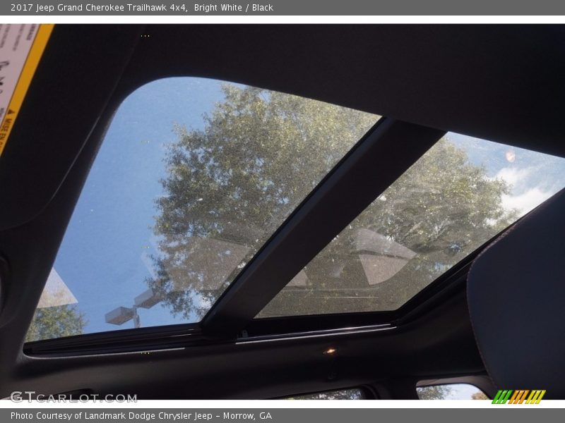 Bright White / Black 2017 Jeep Grand Cherokee Trailhawk 4x4
