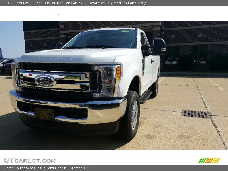 Oxford White / Medium Earth Gray 2017 Ford F250 Super Duty XL Regular Cab 4x4