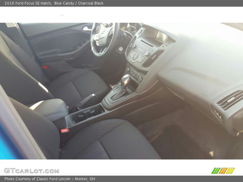 Blue Candy / Charcoal Black 2016 Ford Focus SE Hatch