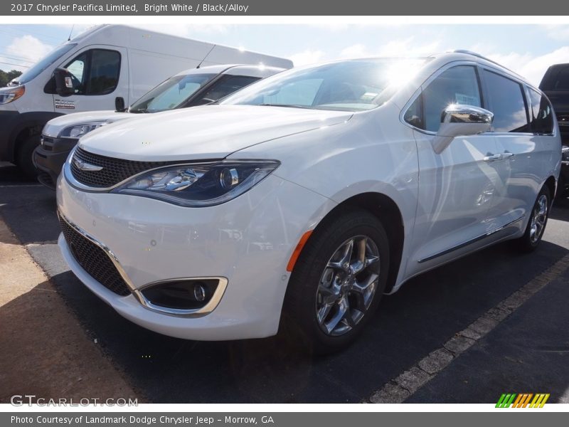 Bright White / Black/Alloy 2017 Chrysler Pacifica Limited