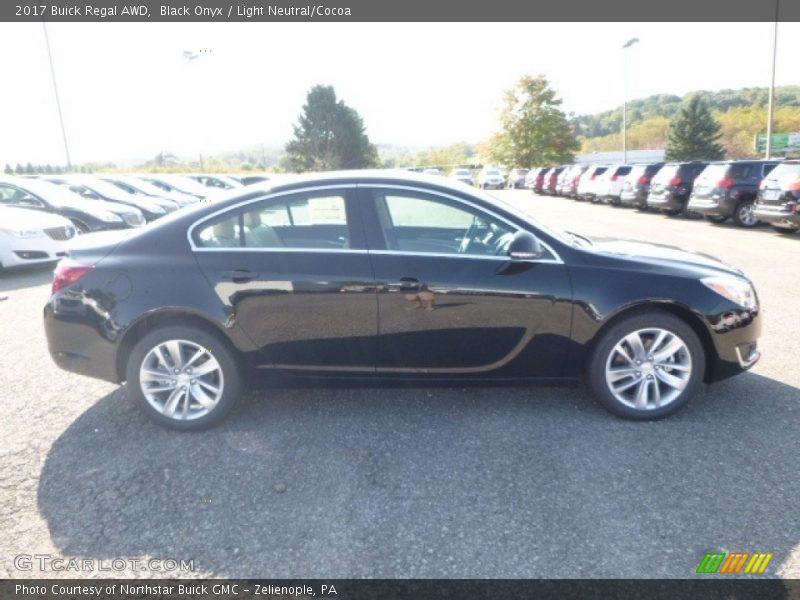 Black Onyx / Light Neutral/Cocoa 2017 Buick Regal AWD