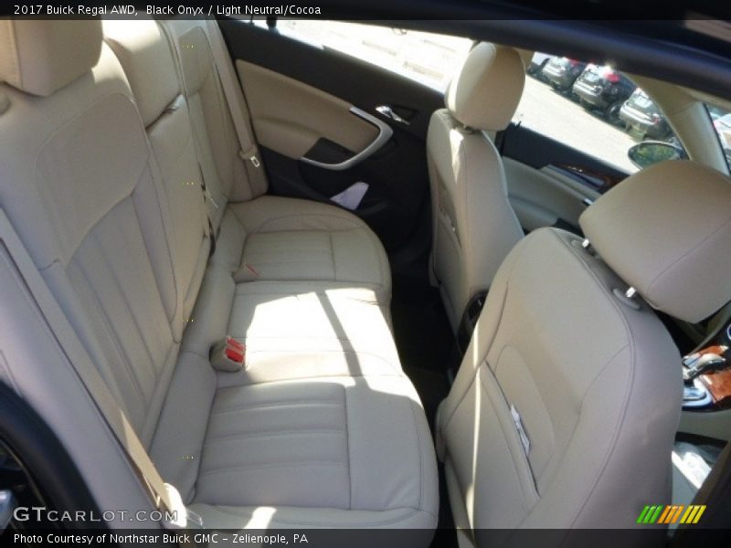 Black Onyx / Light Neutral/Cocoa 2017 Buick Regal AWD