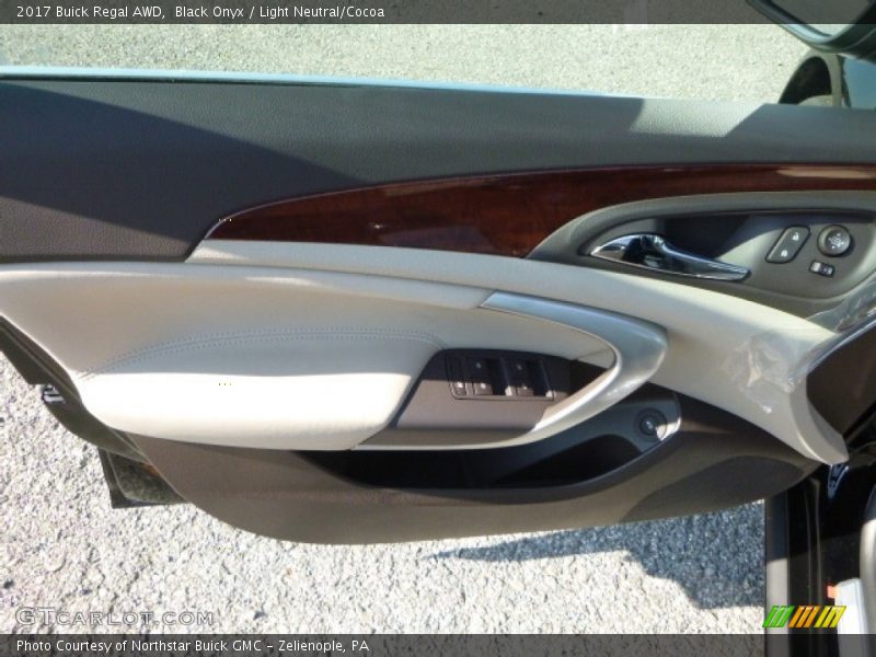 Black Onyx / Light Neutral/Cocoa 2017 Buick Regal AWD