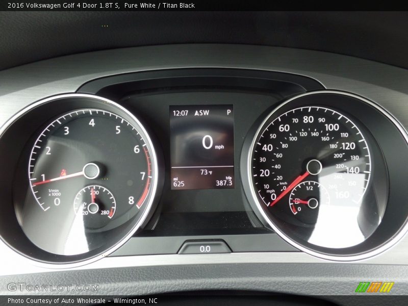 Pure White / Titan Black 2016 Volkswagen Golf 4 Door 1.8T S