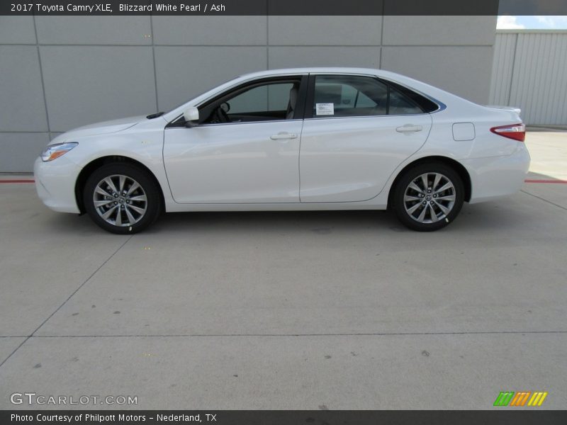 Blizzard White Pearl / Ash 2017 Toyota Camry XLE