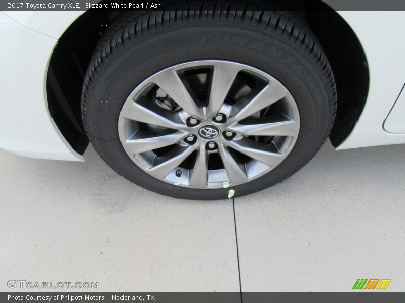 Blizzard White Pearl / Ash 2017 Toyota Camry XLE