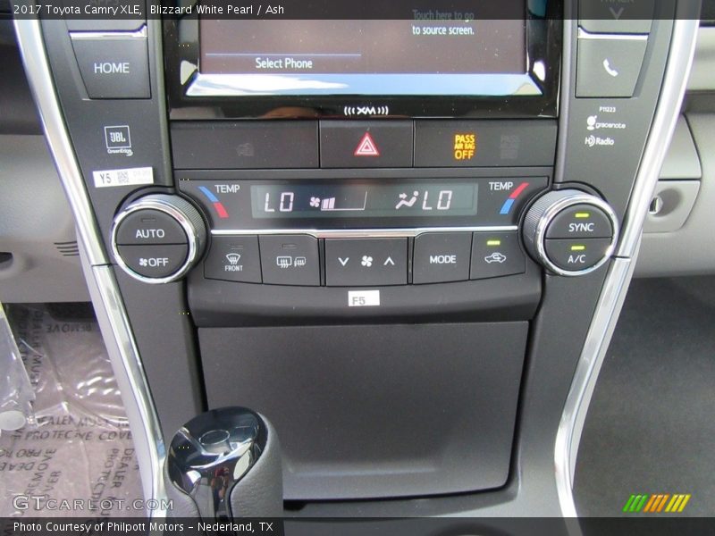 Blizzard White Pearl / Ash 2017 Toyota Camry XLE