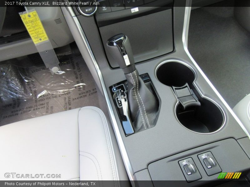 Blizzard White Pearl / Ash 2017 Toyota Camry XLE