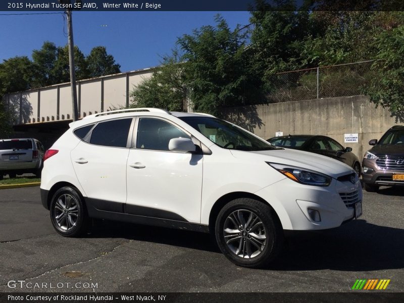 Winter White / Beige 2015 Hyundai Tucson SE AWD