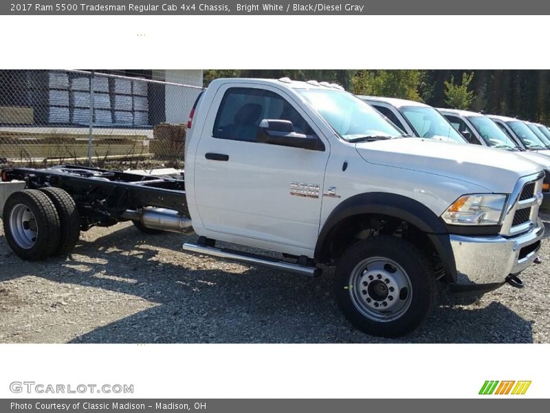 Front 3/4 View of 2017 5500 Tradesman Regular Cab 4x4 Chassis