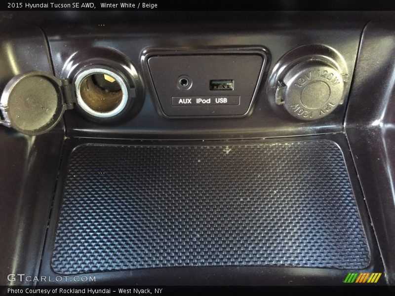 Winter White / Beige 2015 Hyundai Tucson SE AWD