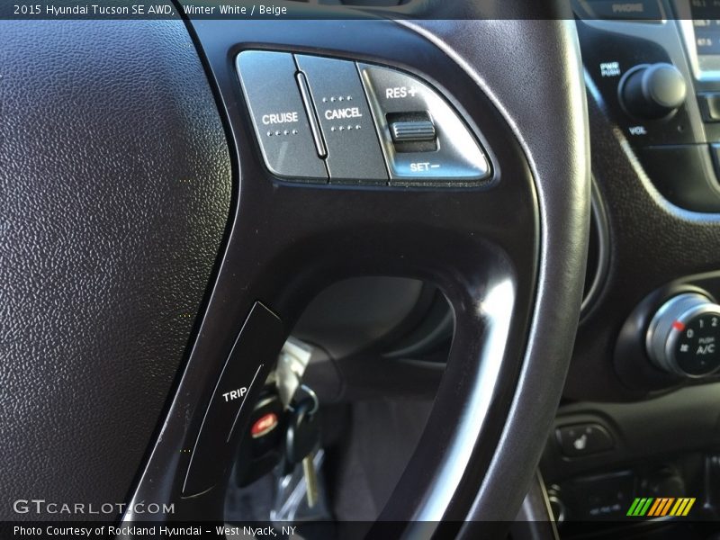 Winter White / Beige 2015 Hyundai Tucson SE AWD