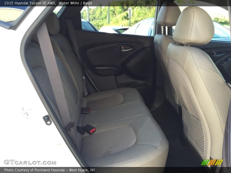 Winter White / Beige 2015 Hyundai Tucson SE AWD