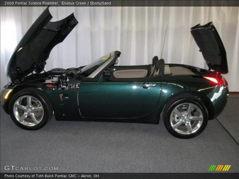 Envious Green / Ebony/Sand 2009 Pontiac Solstice Roadster