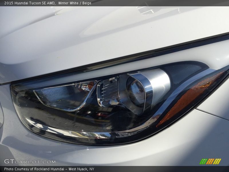 Winter White / Beige 2015 Hyundai Tucson SE AWD
