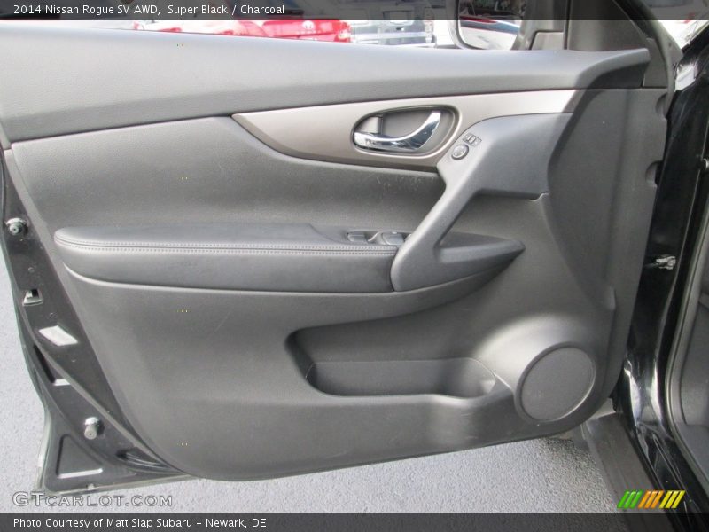 Super Black / Charcoal 2014 Nissan Rogue SV AWD