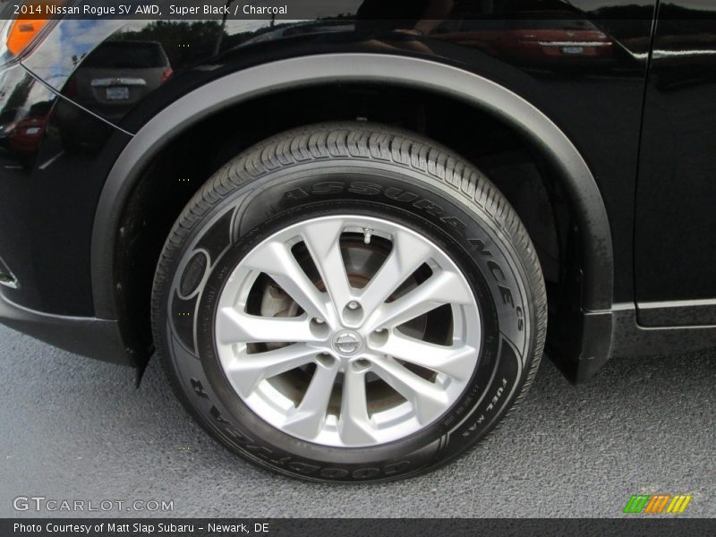 Super Black / Charcoal 2014 Nissan Rogue SV AWD