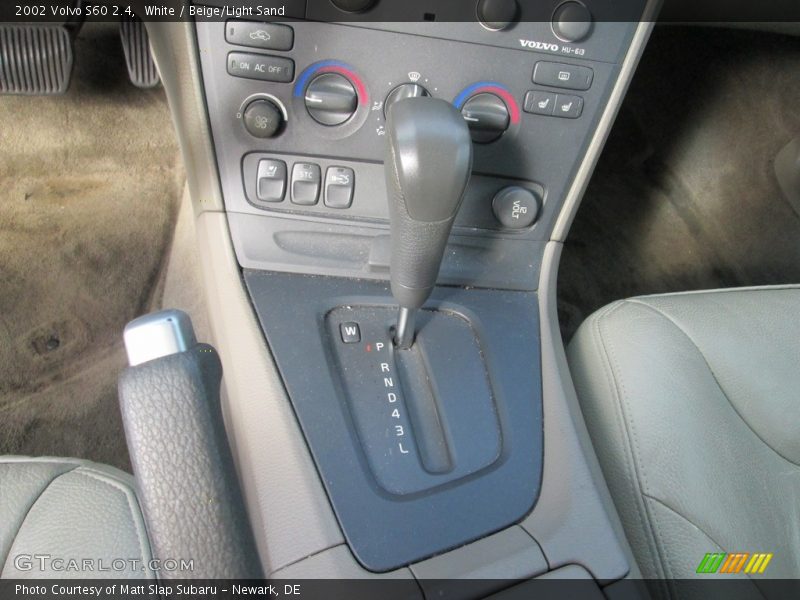 White / Beige/Light Sand 2002 Volvo S60 2.4