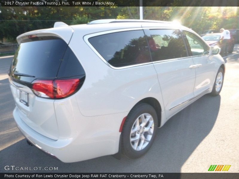 Tusk White / Black/Alloy 2017 Chrysler Pacifica Touring L Plus