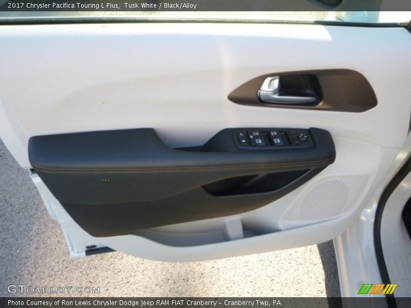 Tusk White / Black/Alloy 2017 Chrysler Pacifica Touring L Plus