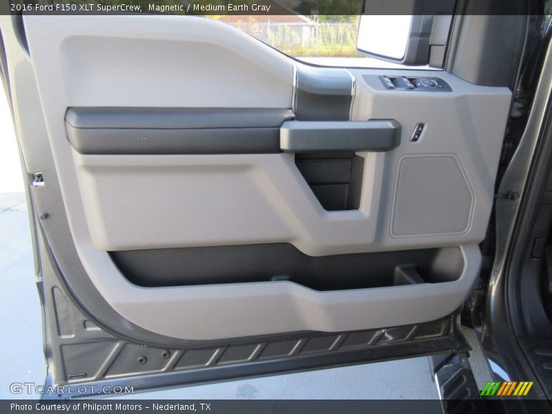 Magnetic / Medium Earth Gray 2016 Ford F150 XLT SuperCrew