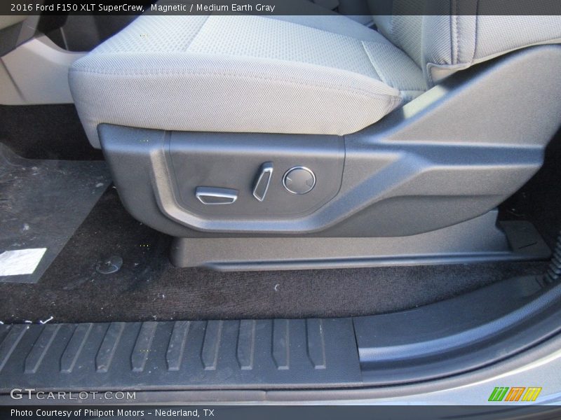 Magnetic / Medium Earth Gray 2016 Ford F150 XLT SuperCrew