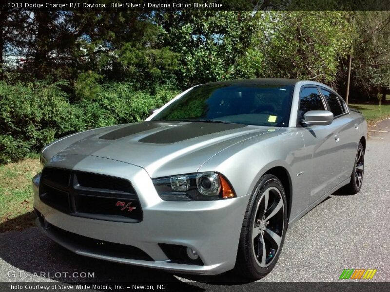 Front 3/4 View of 2013 Charger R/T Daytona