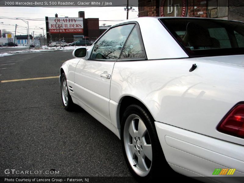 Glacier White / Java 2000 Mercedes-Benz SL 500 Roadster