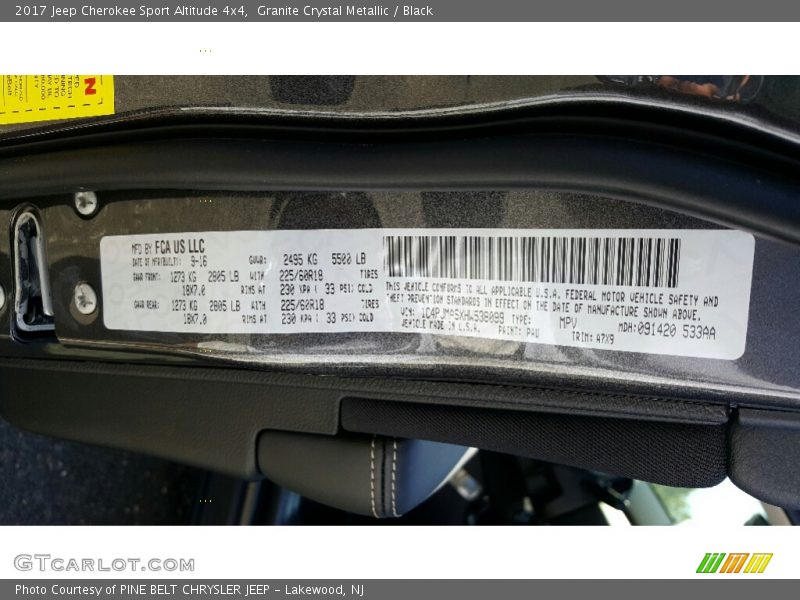 Granite Crystal Metallic / Black 2017 Jeep Cherokee Sport Altitude 4x4